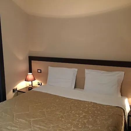 Ξενοδοχείο De La Relais 3*