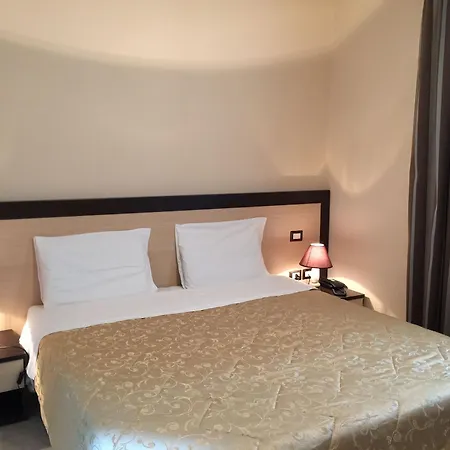 De La Relais Hotel 3*