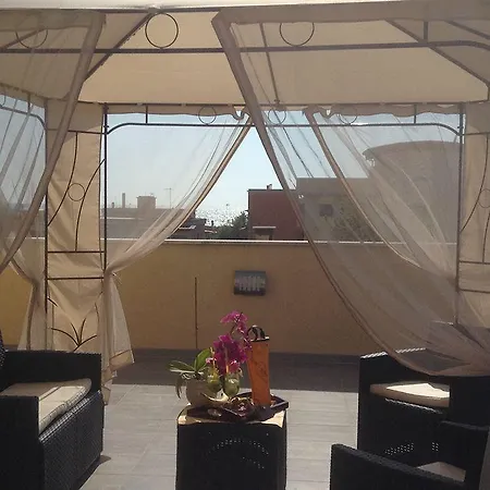 De La Relais Hotel