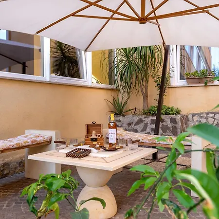 De La Relais Hotel
