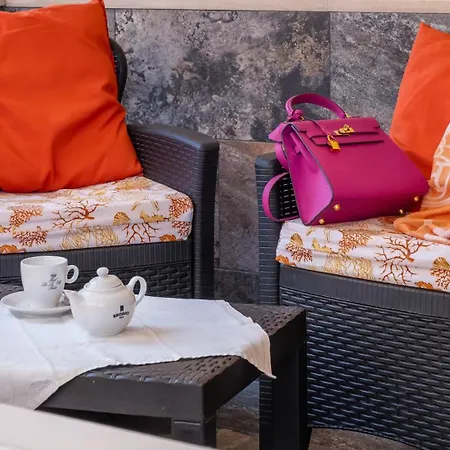 De La Relais Hotel 3*