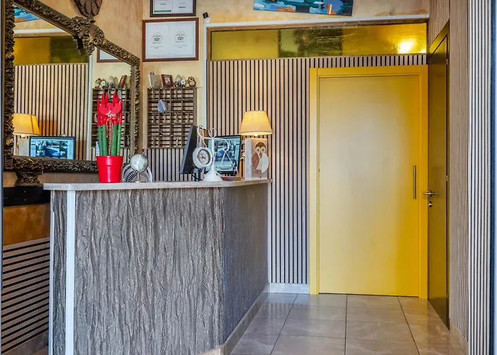 De La Relais 3* פיומיצ'ינו