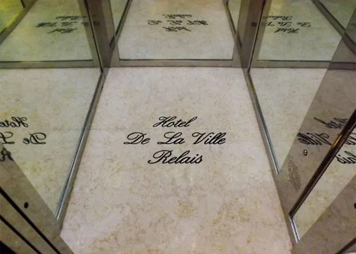 De La Relais מלון 3*